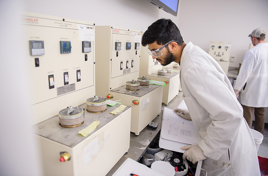 Civil Engineering Drilling and Fluids lab