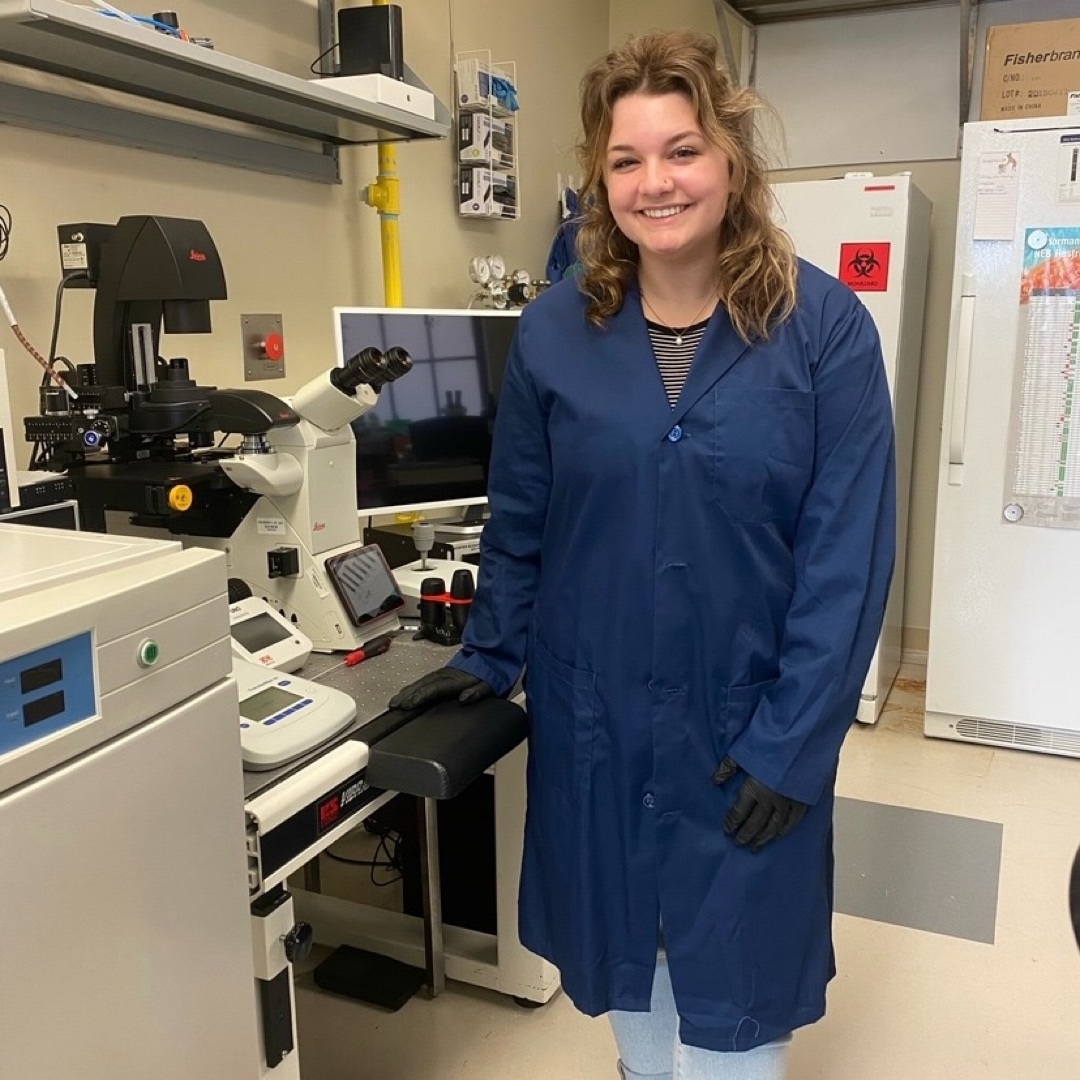 Student in research laboratory